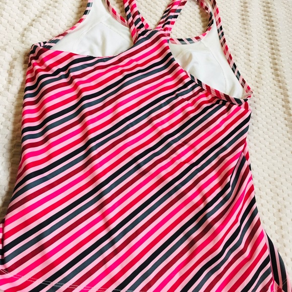 nike workout top size medium - Picture 3 of 4